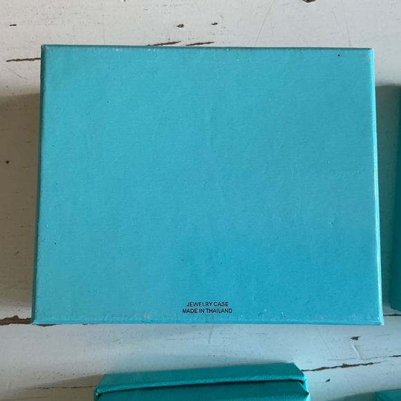 5 Tiffany gift boxes + 2 small gift bags - Picture 4 of 6
